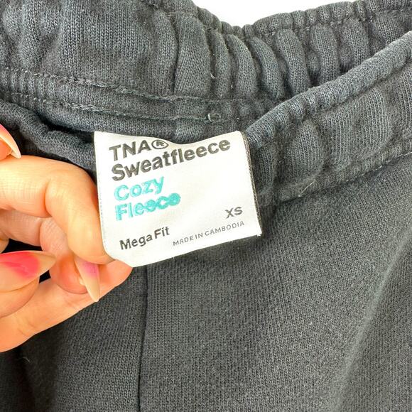 Aritzia TNA Black Cozy Fleece Sweatfleece Mega Cargo Jogger Thick Sweatpants XS - Picture 9 of 13